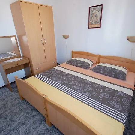Mica By El-pi Tours Apartman Njivice