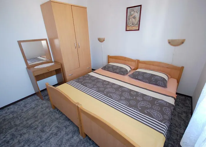 Mica By El-pi Tours Daire Njivice