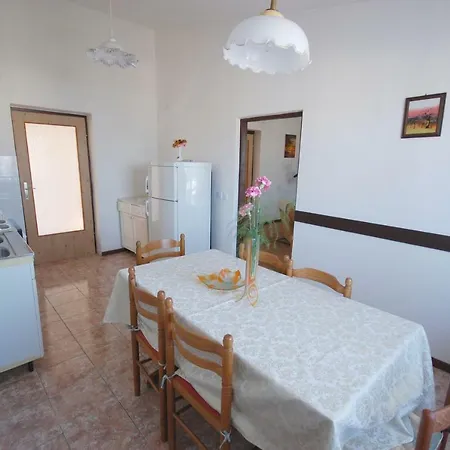 Mica By El-pi Tours Njivice