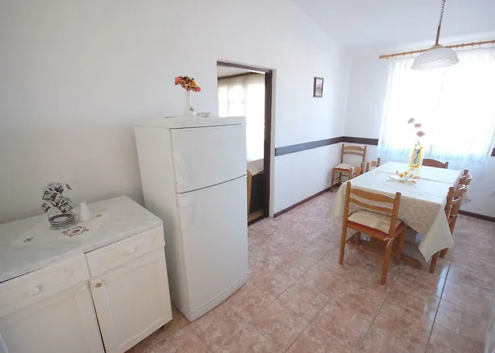 Mica By El-pi Tours نجيفيش